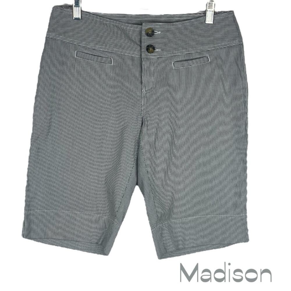 Madison Gray White Striped Bermuda Shorts NWOT Size 6 Nautical Summer